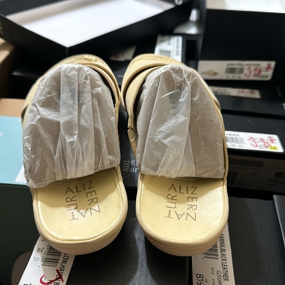 Naturalizer Genn Stroll Slide Sandal - Picture 7 of 7